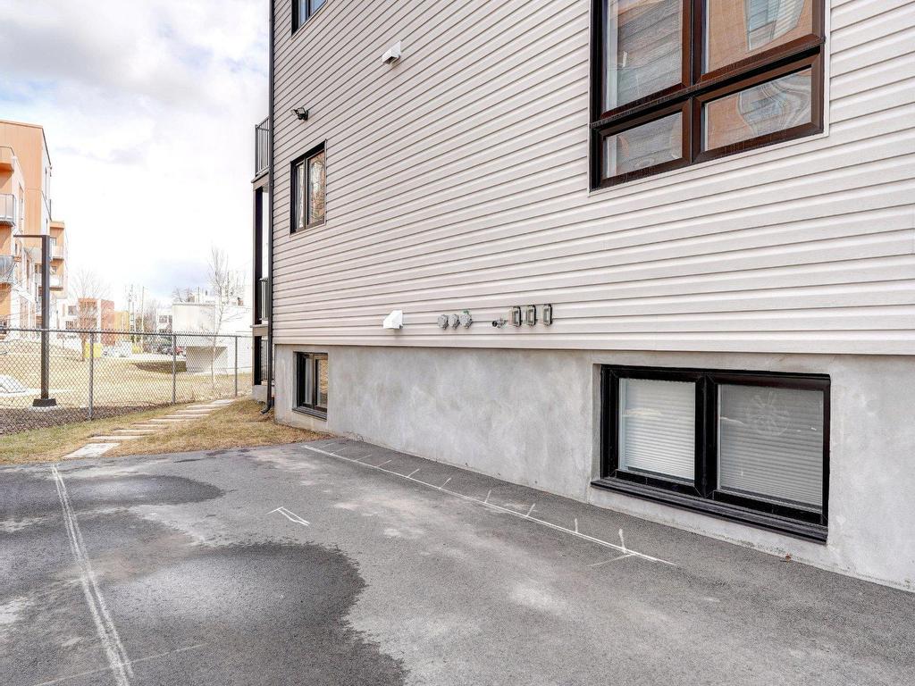









757


79e Avenue

,
Laval (Chomedey),




QC
H7V3J2

