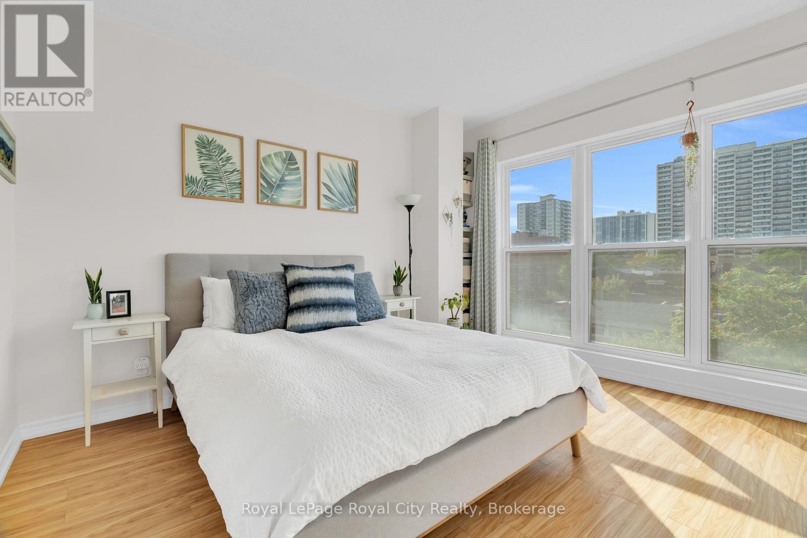 












614 - 135 JAMES STREET S

,
Hamilton (Corktown),




Ontario
L8P2Z6

