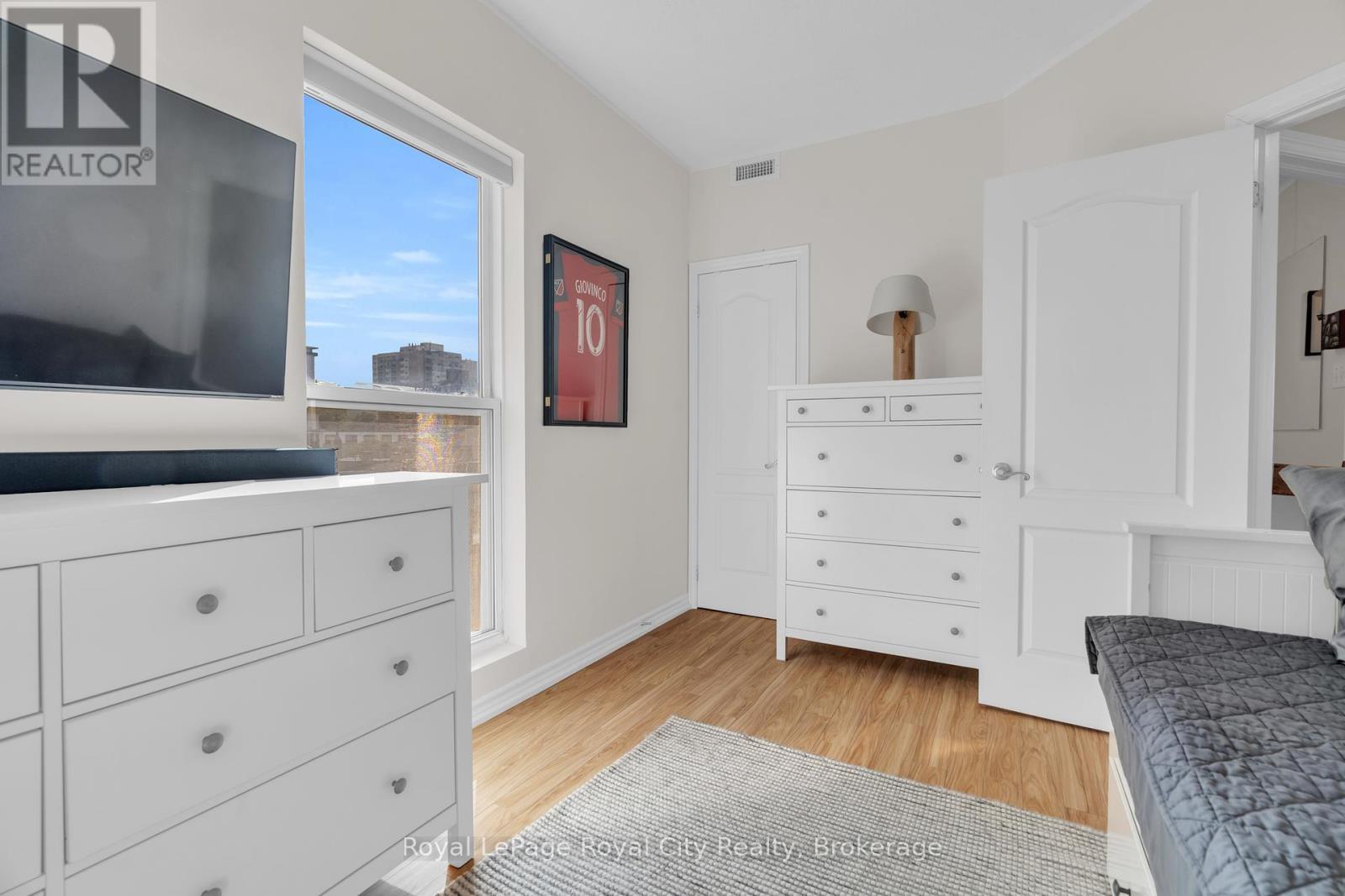 












614 - 135 JAMES STREET S

,
Hamilton (Corktown),




Ontario
L8P2Z6

