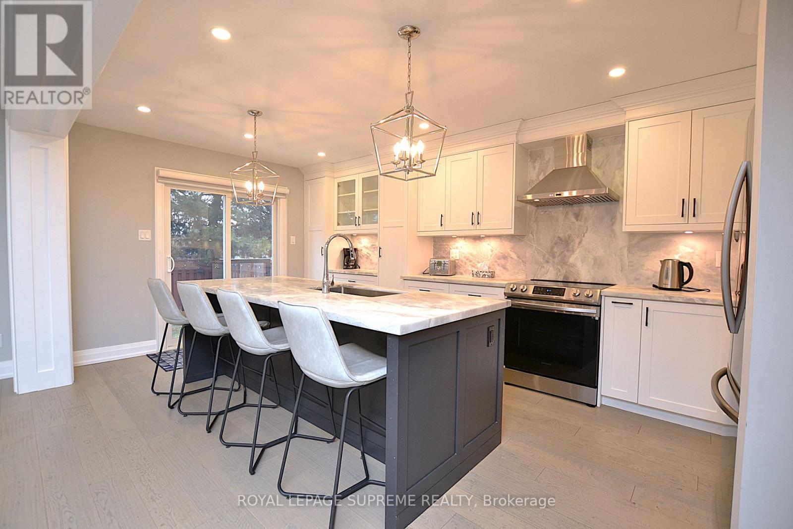 












UPPER - 514 PETAWAWA CRESCENT

,
Mississauga,




Ontario
L4Z2N4

