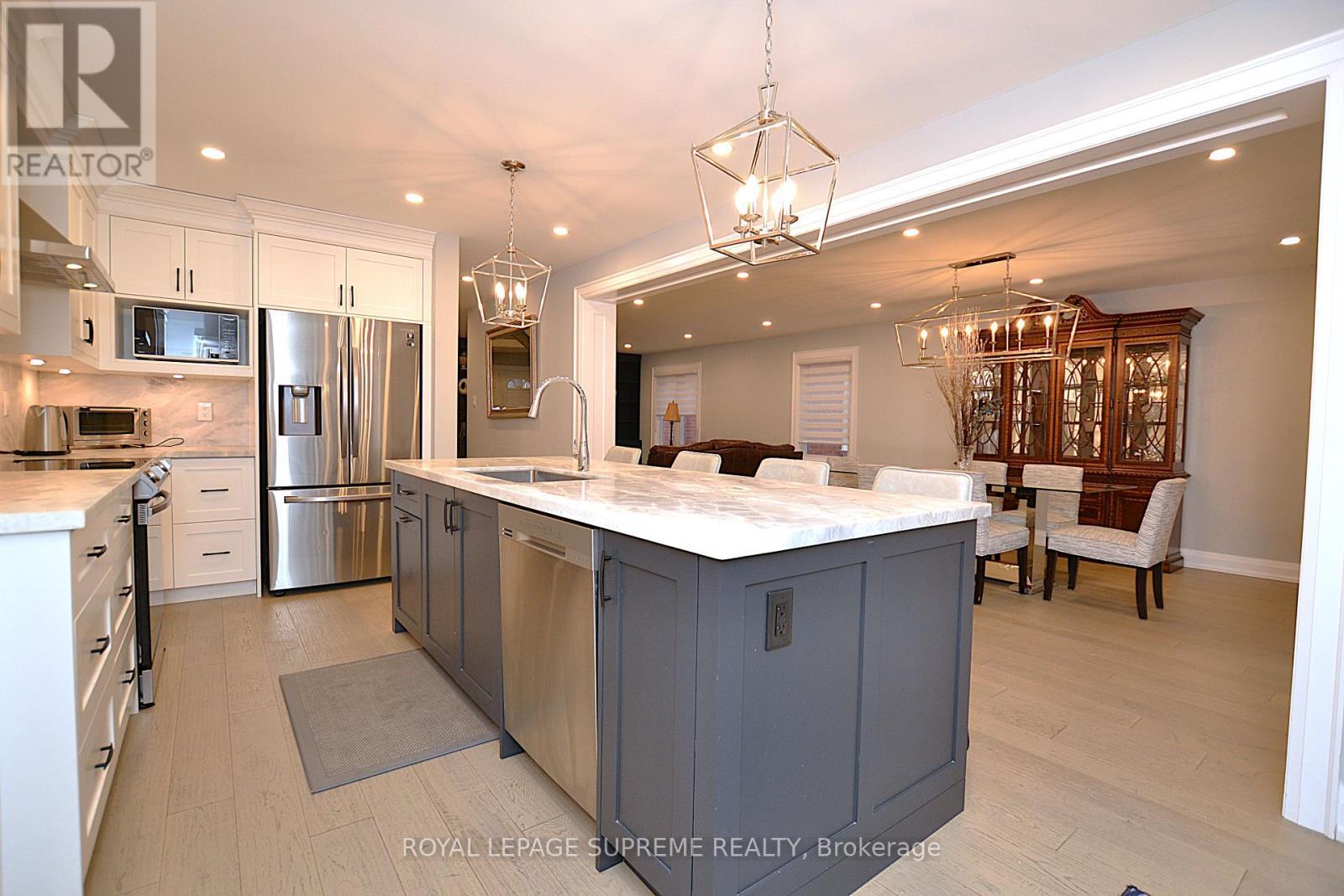 












UPPER - 514 PETAWAWA CRESCENT

,
Mississauga,




Ontario
L4Z2N4

