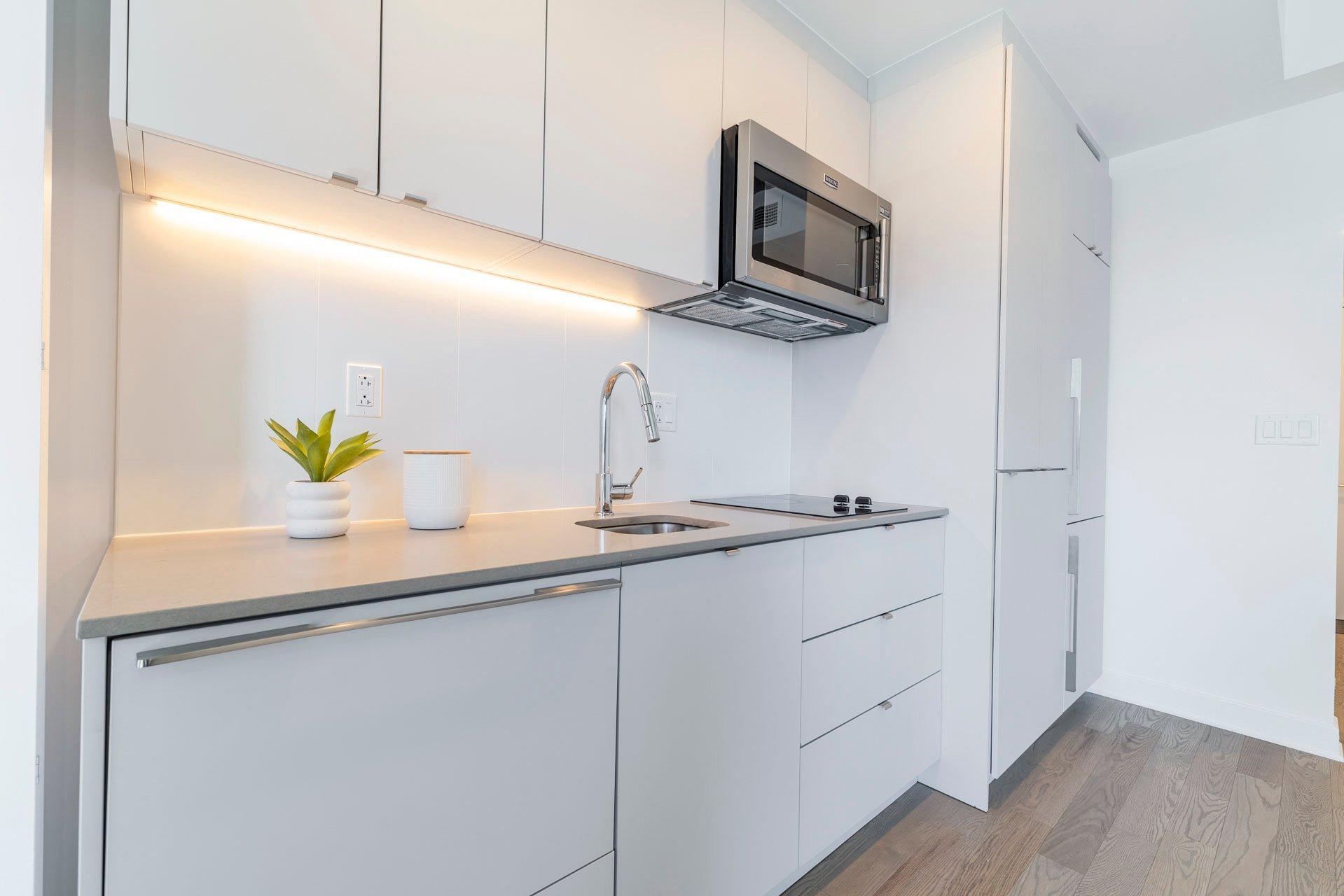 









2660


Rue Ontario E.

, 310,
Montréal (Ville-Marie),




QC
H2K4K4

