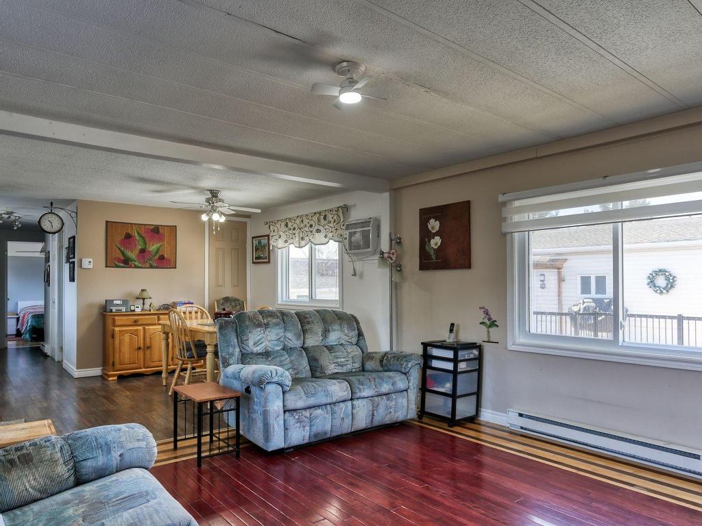 









1135


Rue Alida-Désilets

,
Shawinigan,




QC
G9P4H1

