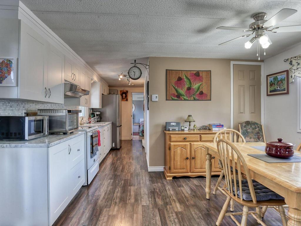 









1135


Rue Alida-Désilets

,
Shawinigan,




QC
G9P4H1

