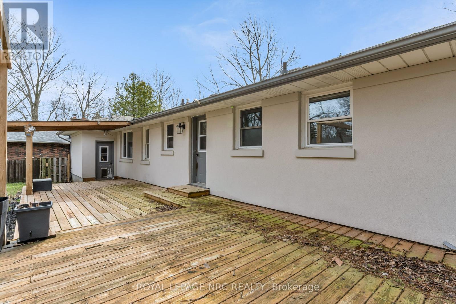 












87 CANBORO ROAD

,
Pelham (Fonthill),




Ontario
L0S1E0

