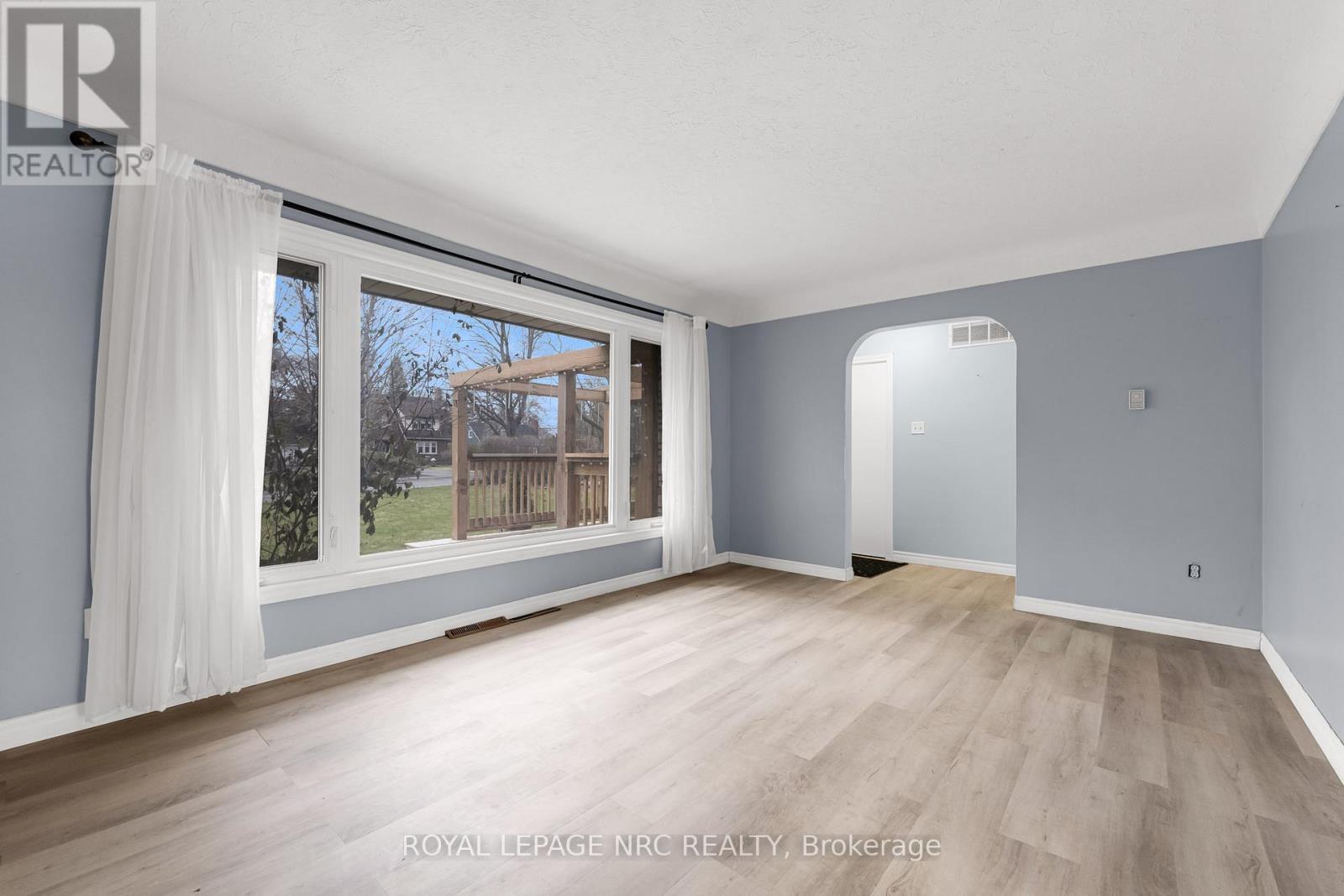 












87 CANBORO ROAD

,
Pelham (Fonthill),




Ontario
L0S1E0

