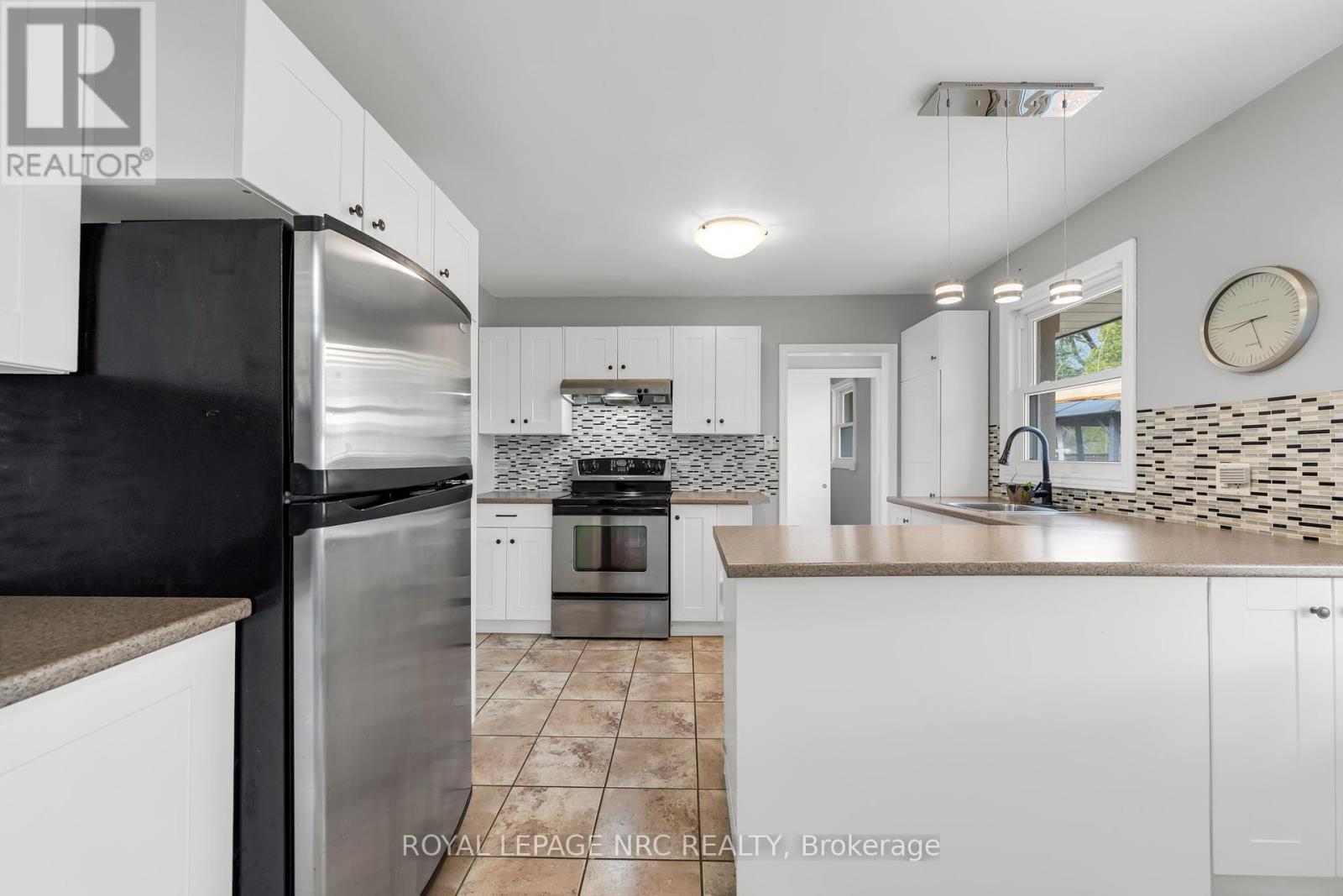 












87 CANBORO ROAD

,
Pelham (Fonthill),




Ontario
L0S1E0

