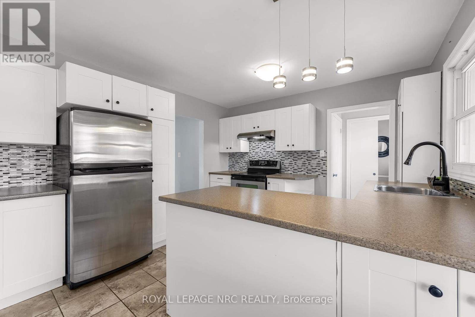 












87 CANBORO ROAD

,
Pelham (Fonthill),




Ontario
L0S1E0

