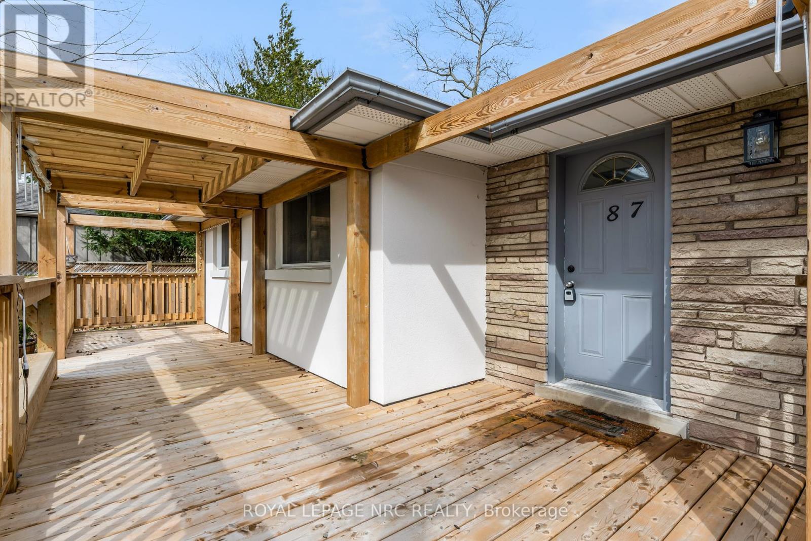 












87 CANBORO ROAD

,
Pelham (Fonthill),




Ontario
L0S1E0

