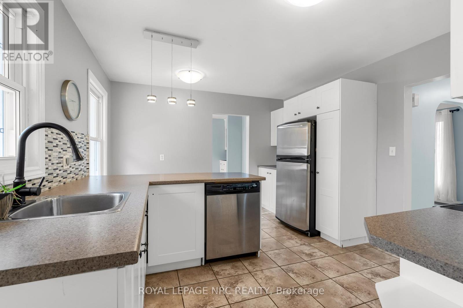 












87 CANBORO ROAD

,
Pelham (Fonthill),




Ontario
L0S1E0

