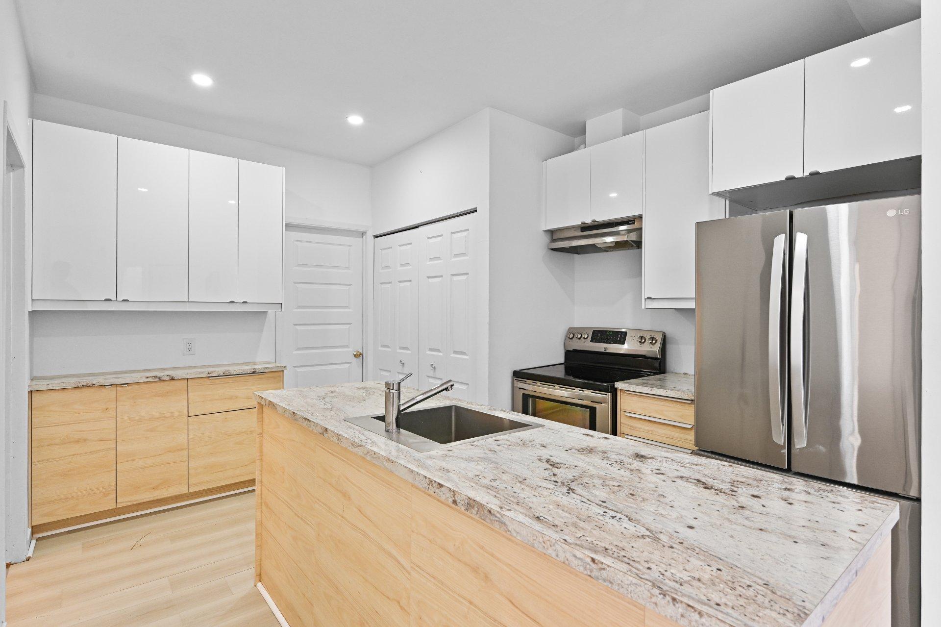









2024

 - 2028


Rue Fullum

,
Montréal (Ville-Marie),




QC
H2K3N7

