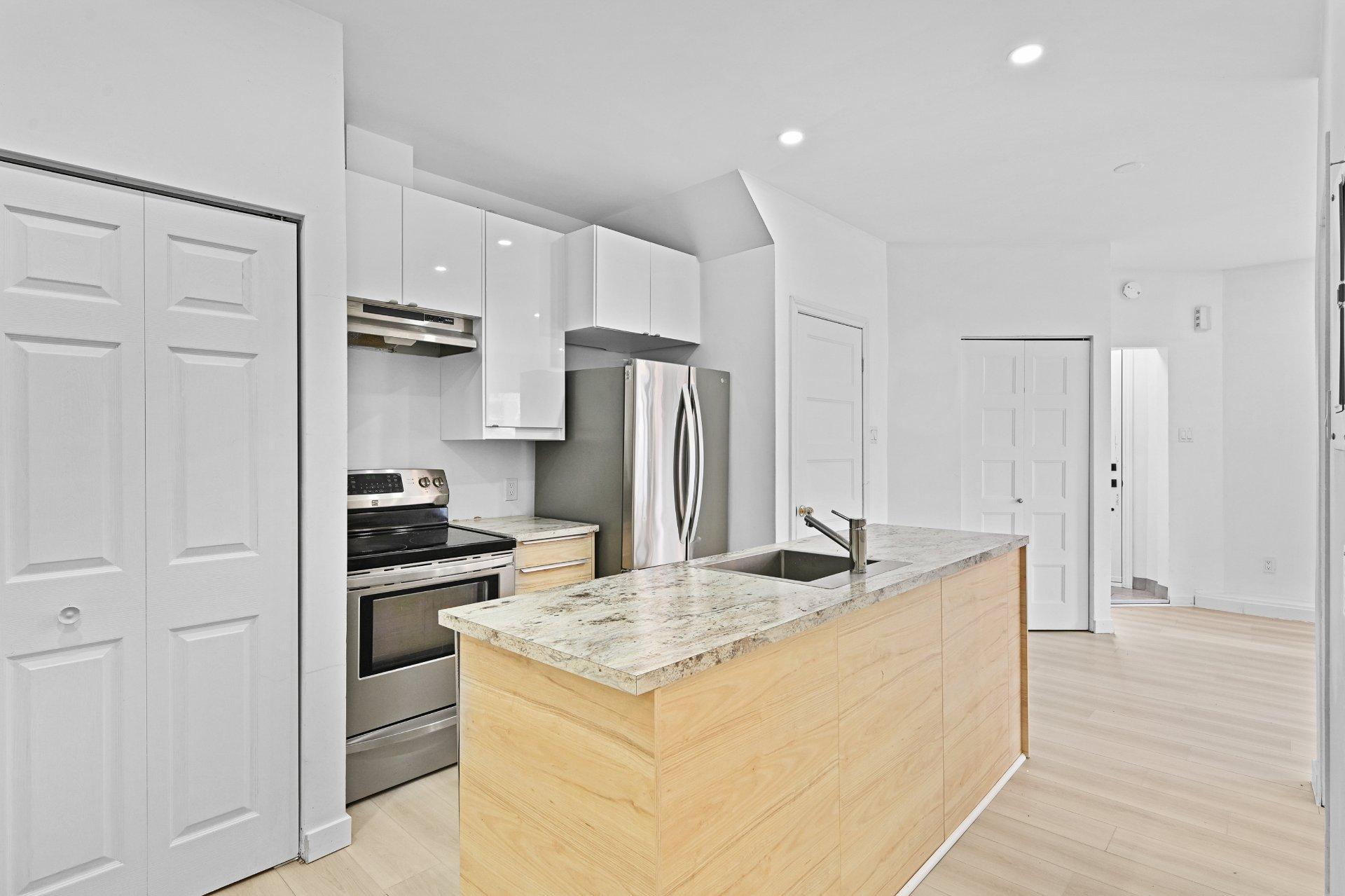 









2024

 - 2028


Rue Fullum

,
Montréal (Ville-Marie),




QC
H2K3N7

