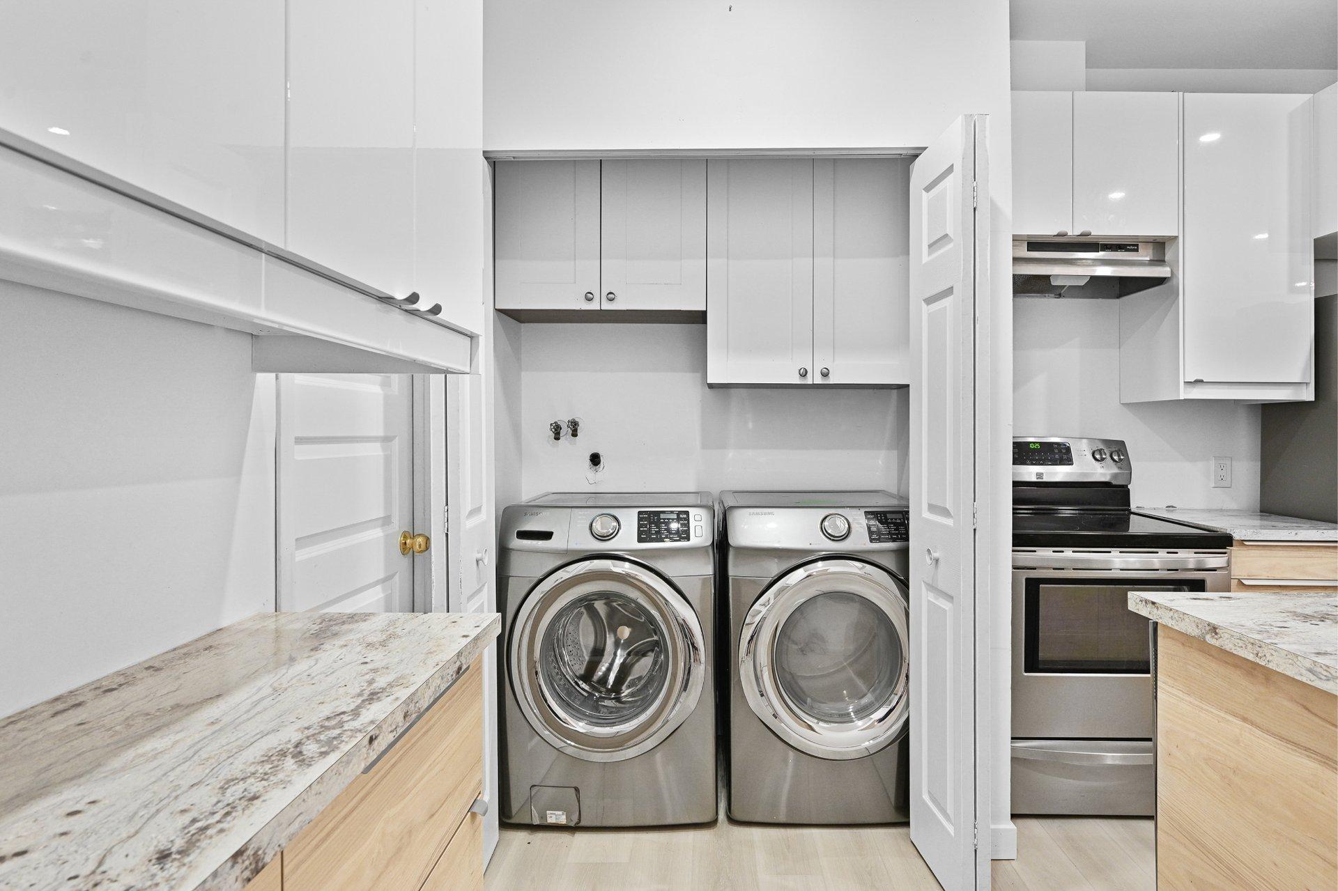 









2024

 - 2028


Rue Fullum

,
Montréal (Ville-Marie),




QC
H2K3N7

