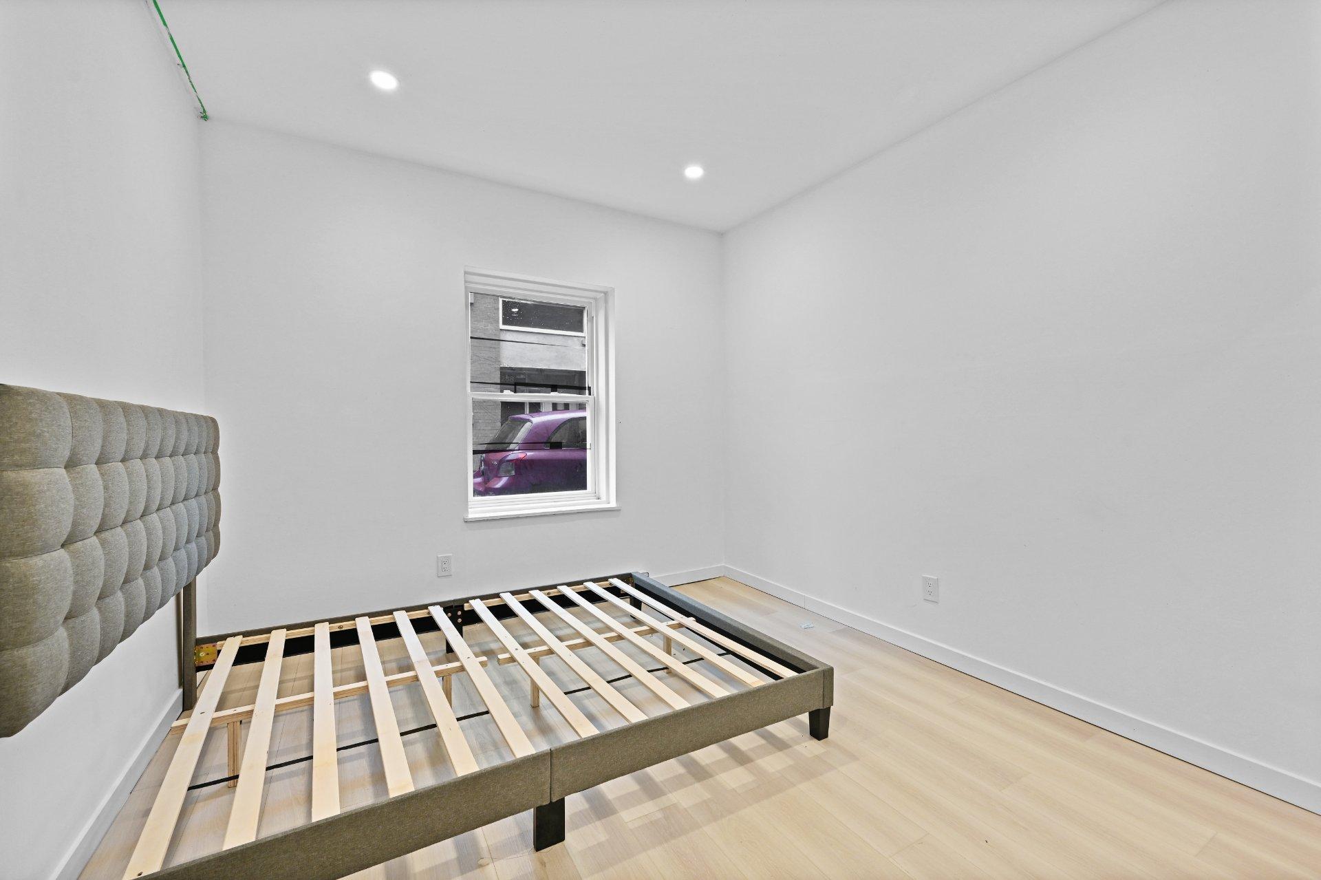 









2024

 - 2028


Rue Fullum

,
Montréal (Ville-Marie),




QC
H2K3N7

