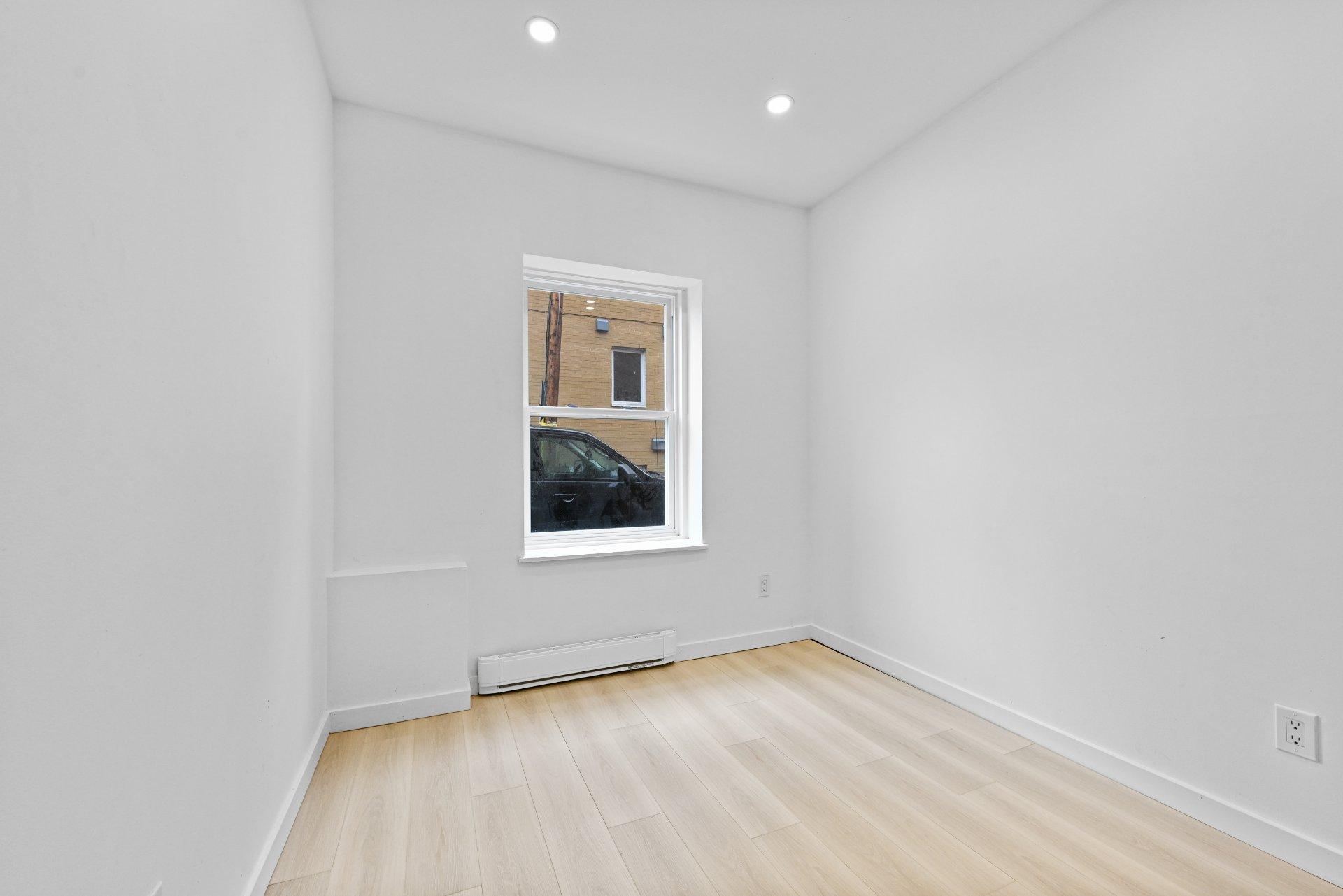









2024

 - 2028


Rue Fullum

,
Montréal (Ville-Marie),




QC
H2K3N7

