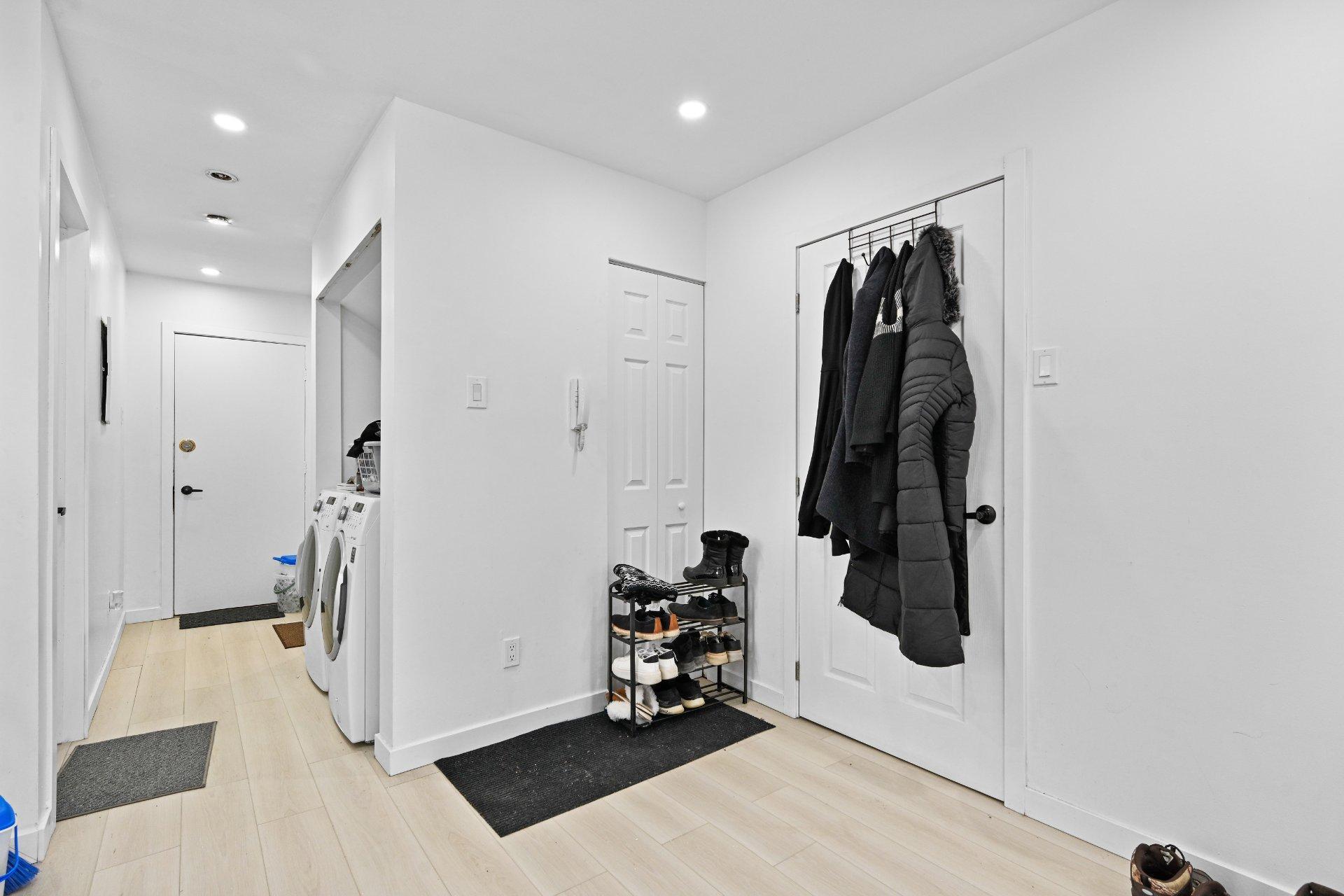 









2024

 - 2028


Rue Fullum

,
Montréal (Ville-Marie),




QC
H2K3N7

