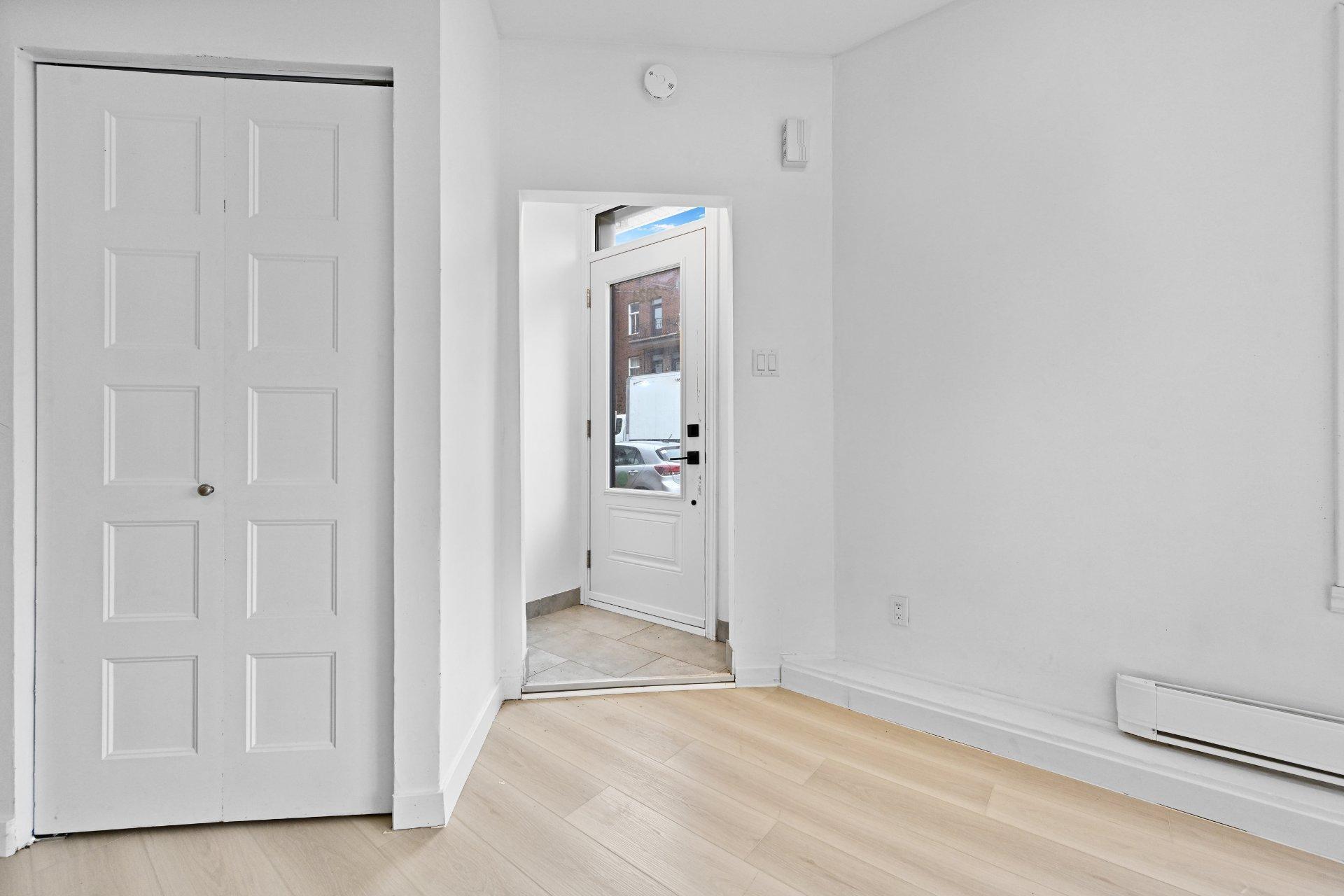 









2024

 - 2028


Rue Fullum

,
Montréal (Ville-Marie),




QC
H2K3N7

