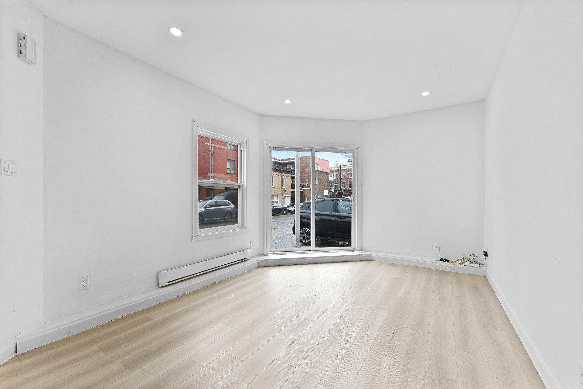 









2024

 - 2028


Rue Fullum

,
Montréal (Ville-Marie),




QC
H2K3N7

