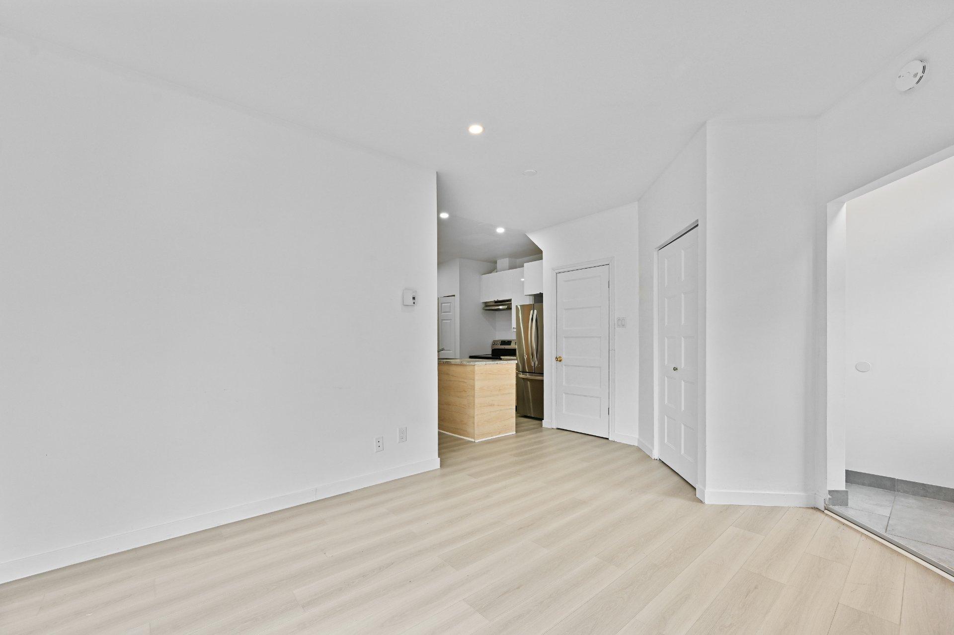 









2024

 - 2028


Rue Fullum

,
Montréal (Ville-Marie),




QC
H2K3N7

