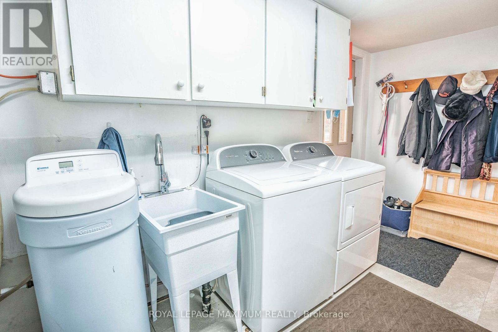 












4372 TRAIN STREET

,
New Tecumseth,




Ontario
L9R1V4

