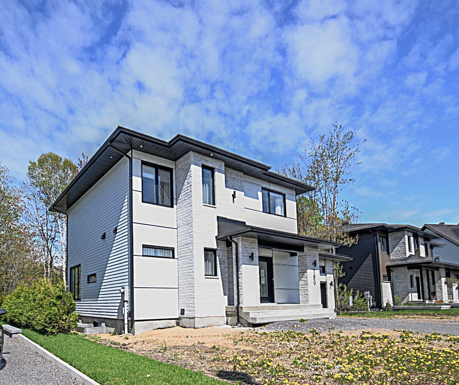 









189


Rue du Sous-Bois

,
Boischatel,




QC
G0A1H0

