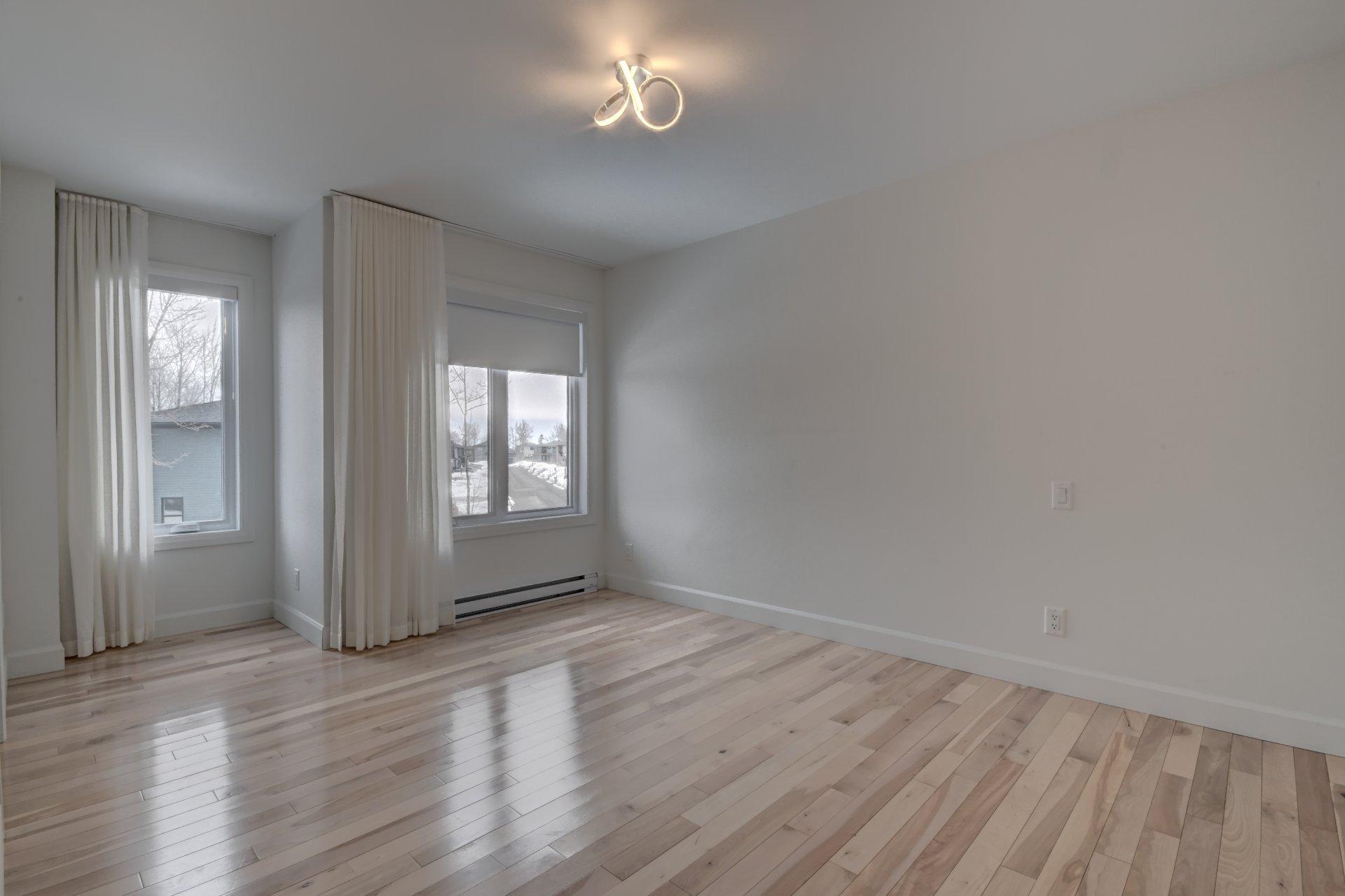









189


Rue du Sous-Bois

,
Boischatel,




QC
G0A1H0

