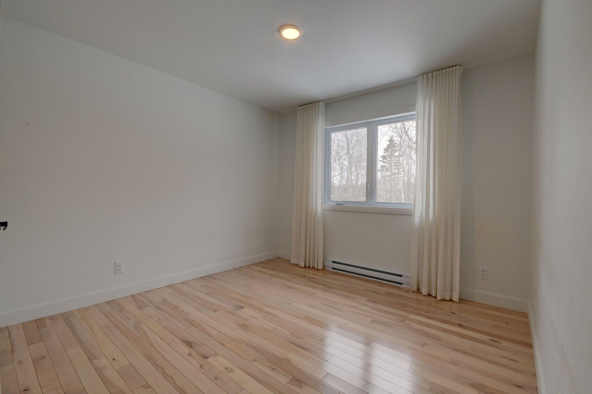 









189


Rue du Sous-Bois

,
Boischatel,




QC
G0A1H0


