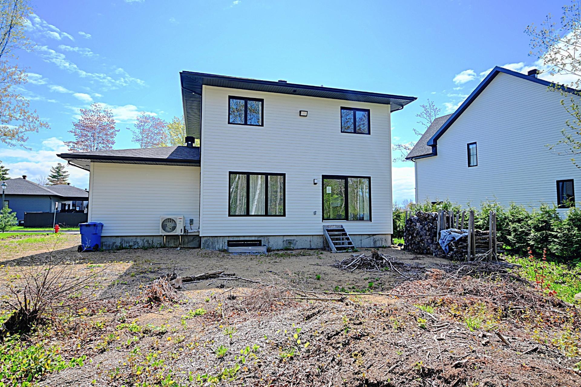 









189


Rue du Sous-Bois

,
Boischatel,




QC
G0A1H0

