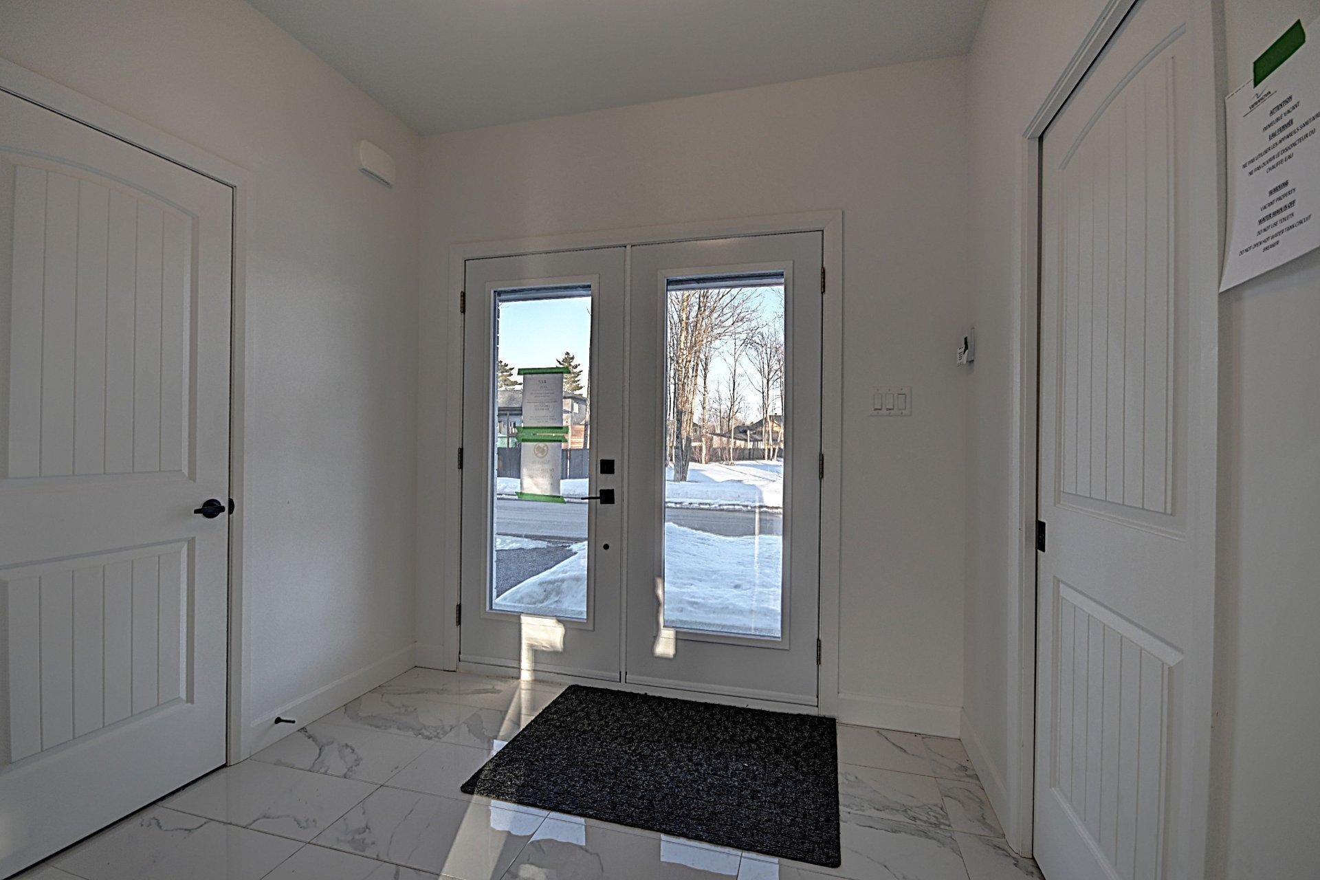 









189


Rue du Sous-Bois

,
Boischatel,




QC
G0A1H0

