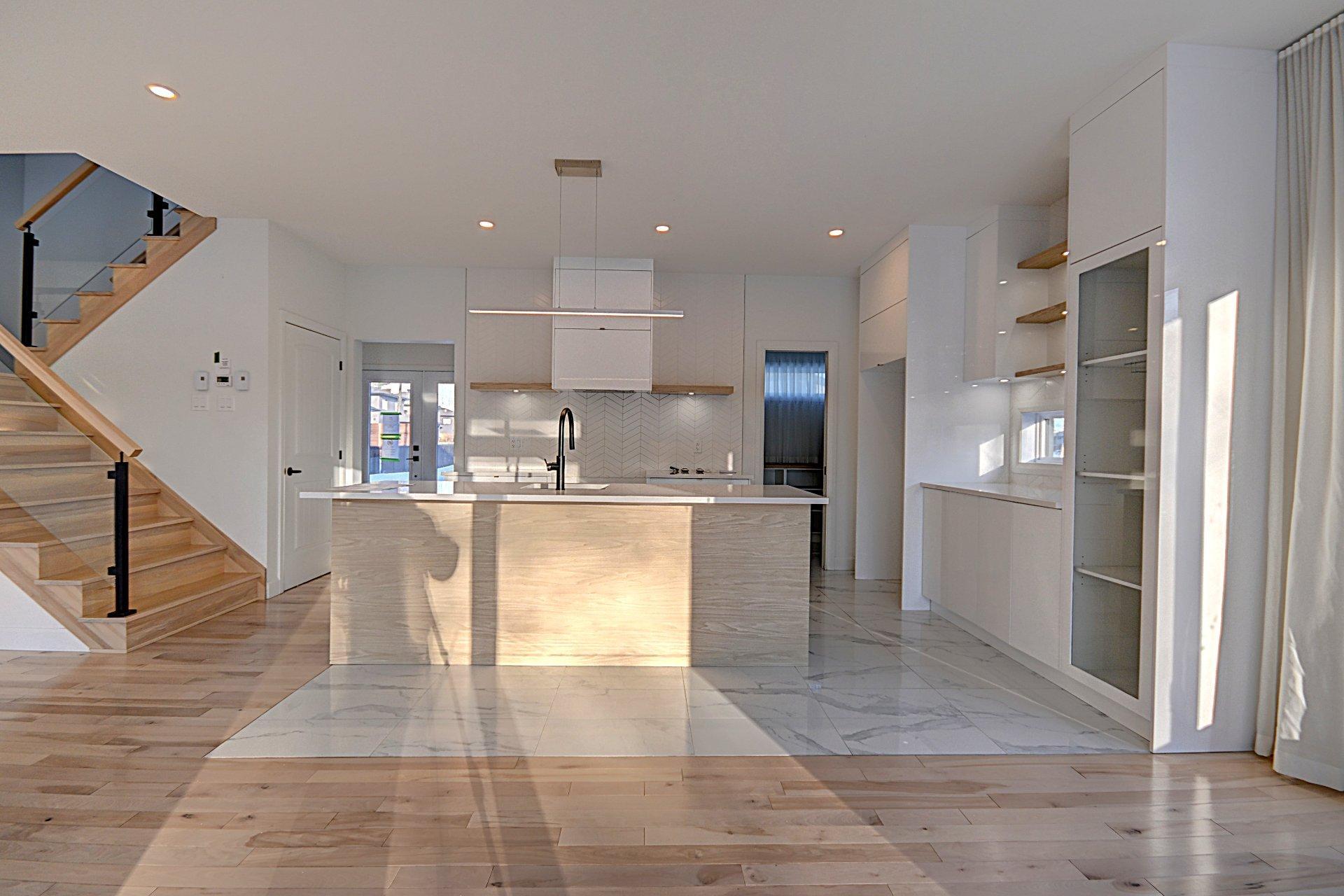 









189


Rue du Sous-Bois

,
Boischatel,




QC
G0A1H0

