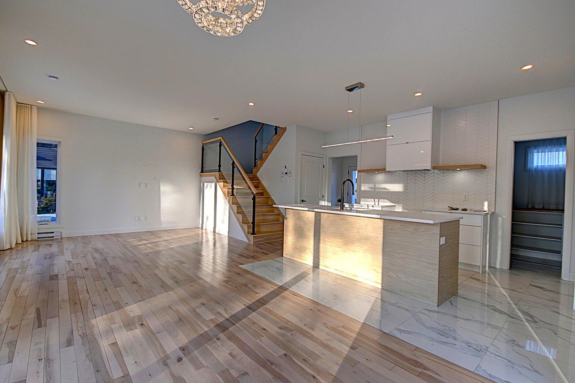 









189


Rue du Sous-Bois

,
Boischatel,




QC
G0A1H0

