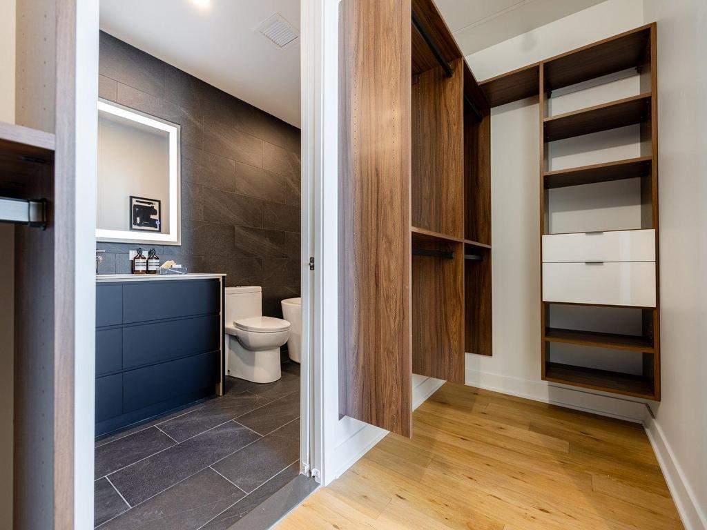 









1020


Rue de la Montagne

, 3703,
Montréal (Ville-Marie),




QC
H3G1V7

