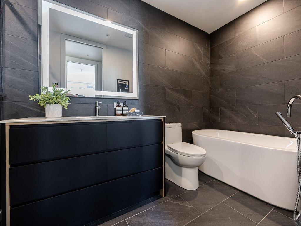









1020


Rue de la Montagne

, 3703,
Montréal (Ville-Marie),




QC
H3G1V7

