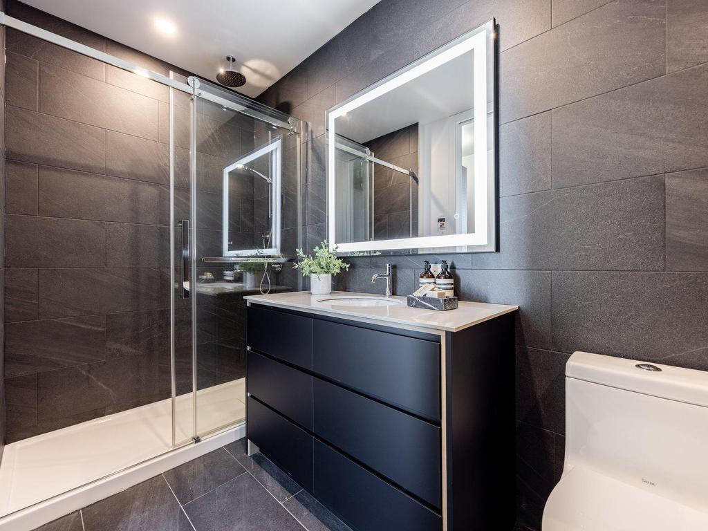 









1020


Rue de la Montagne

, 3703,
Montréal (Ville-Marie),




QC
H3G1V7

