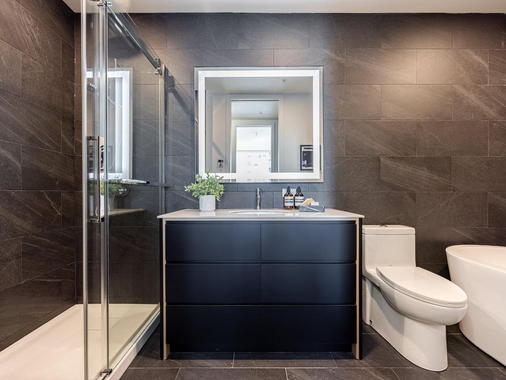 









1020


Rue de la Montagne

, 3703,
Montréal (Ville-Marie),




QC
H3G1V7

