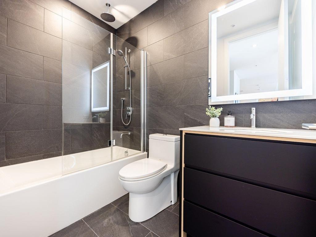 









1020


Rue de la Montagne

, 3703,
Montréal (Ville-Marie),




QC
H3G1V7

