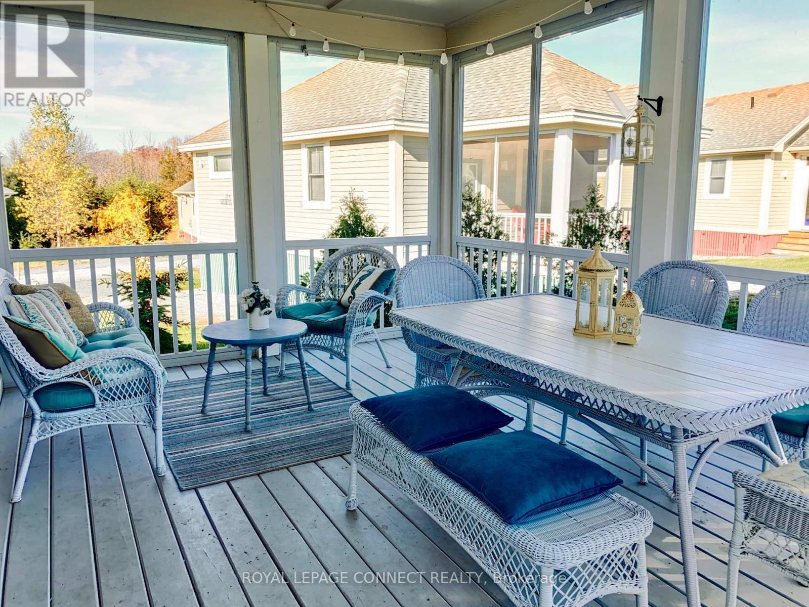 












98 - 20 BUTTERNUT LANE

,
Prince Edward County,







Ontario
K0K1P0

