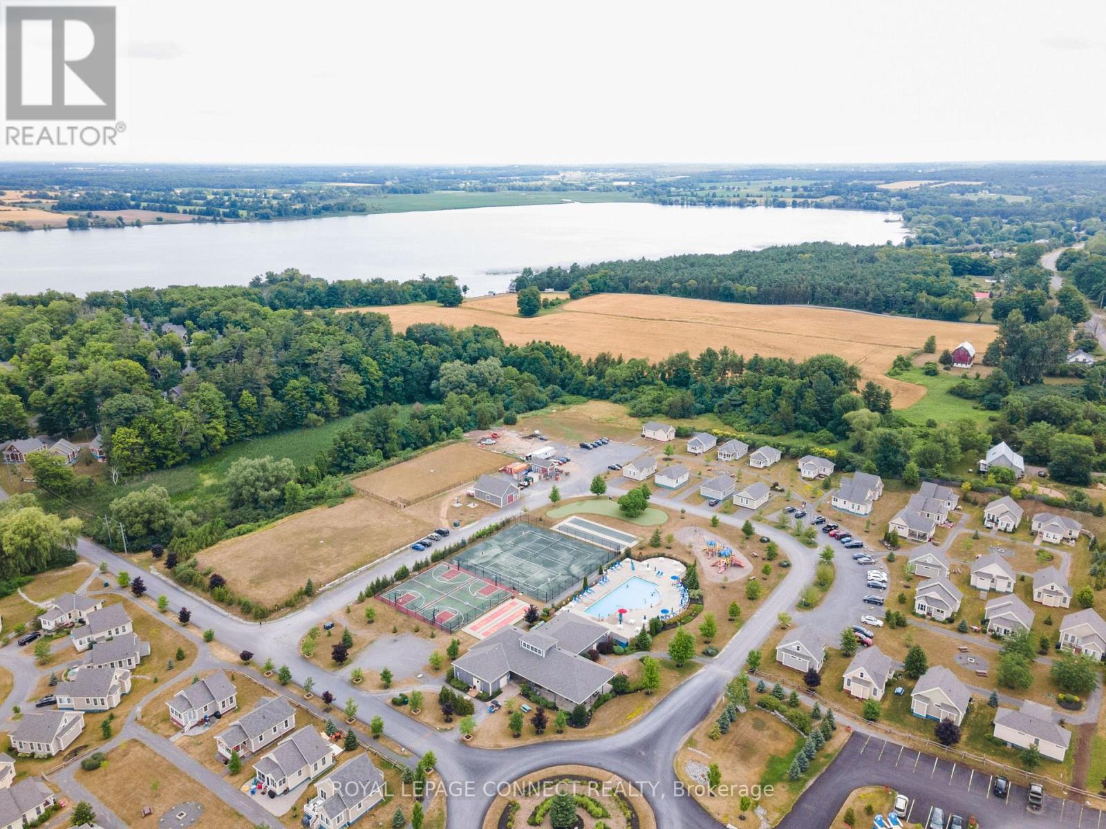 












98 - 20 BUTTERNUT LANE

,
Prince Edward County,







Ontario
K0K1P0

