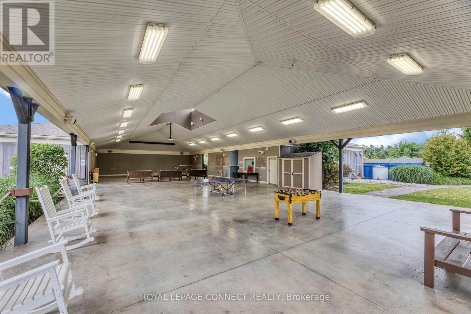 












98 - 20 BUTTERNUT LANE

,
Prince Edward County,







Ontario
K0K1P0

