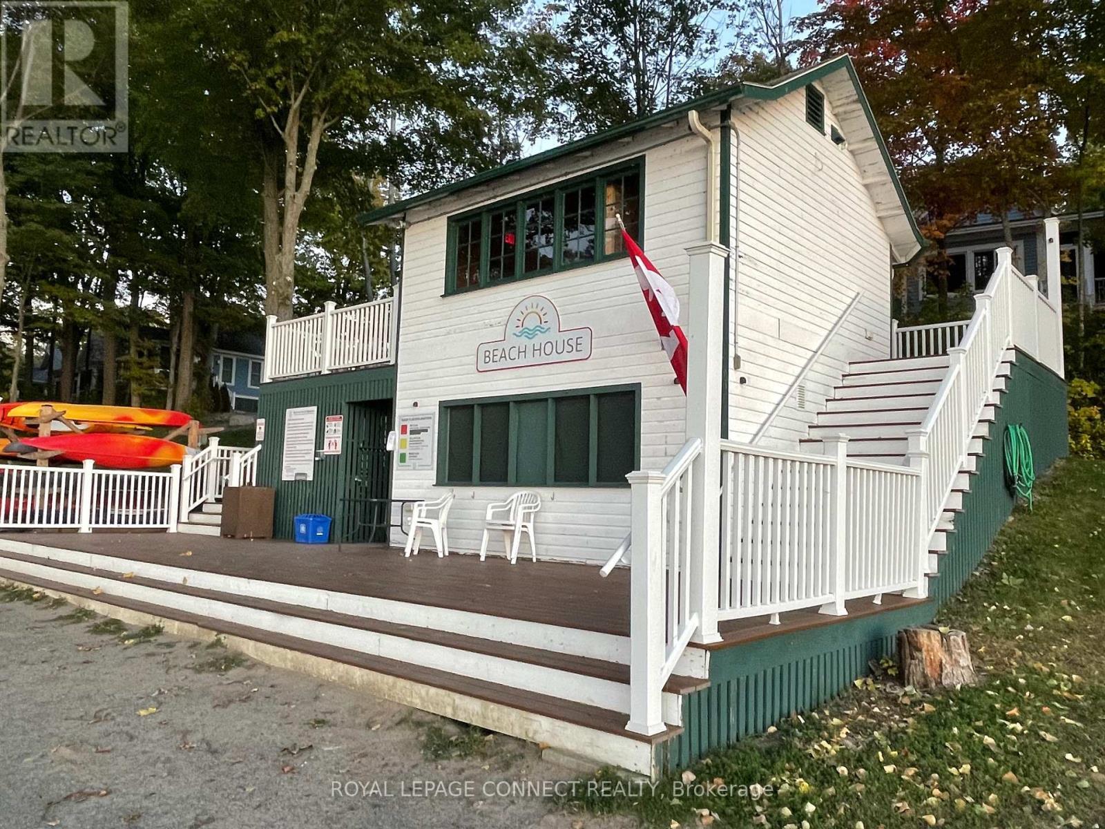 












98 - 20 BUTTERNUT LANE

,
Prince Edward County,







Ontario
K0K1P0

