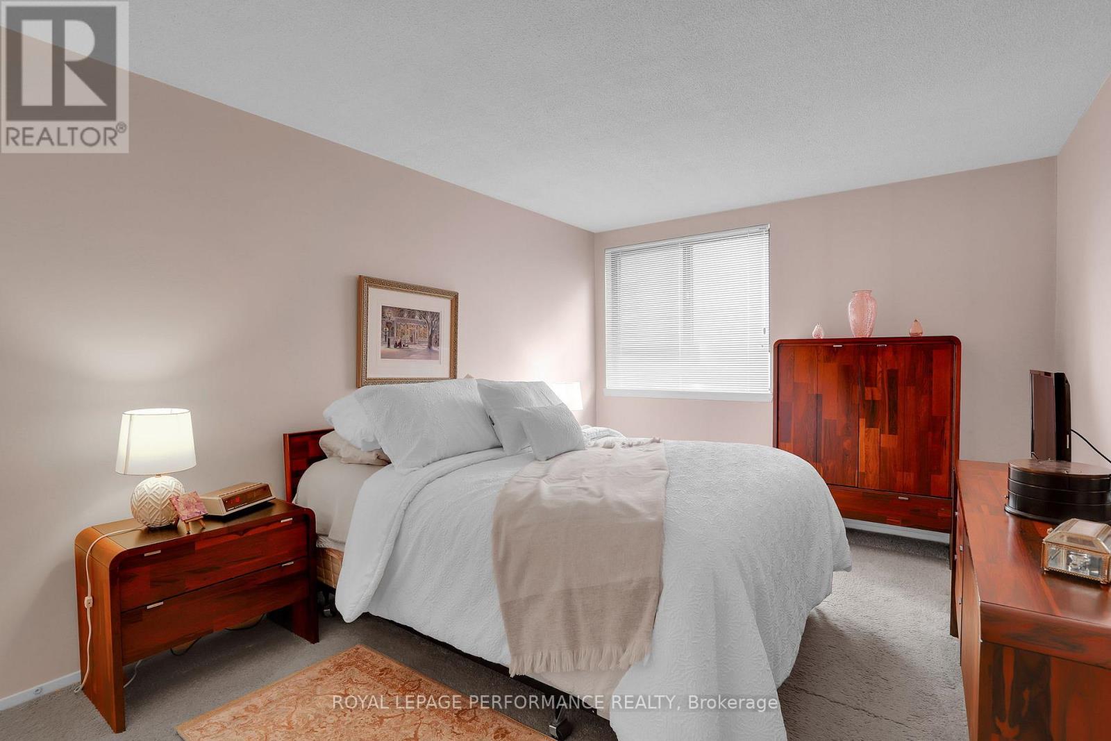 












501 - 470 LAURIER AVENUE W

,
Ottawa,




Ontario
K1R7W9

