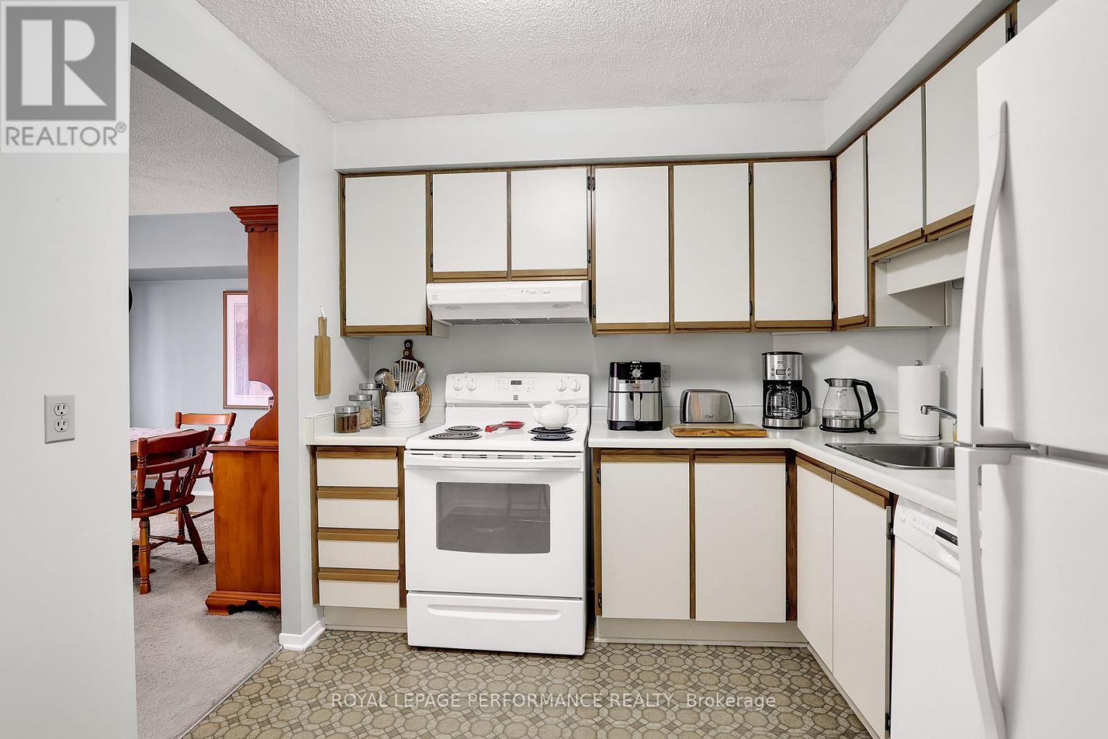












501 - 470 LAURIER AVENUE W

,
Ottawa,




Ontario
K1R7W9

