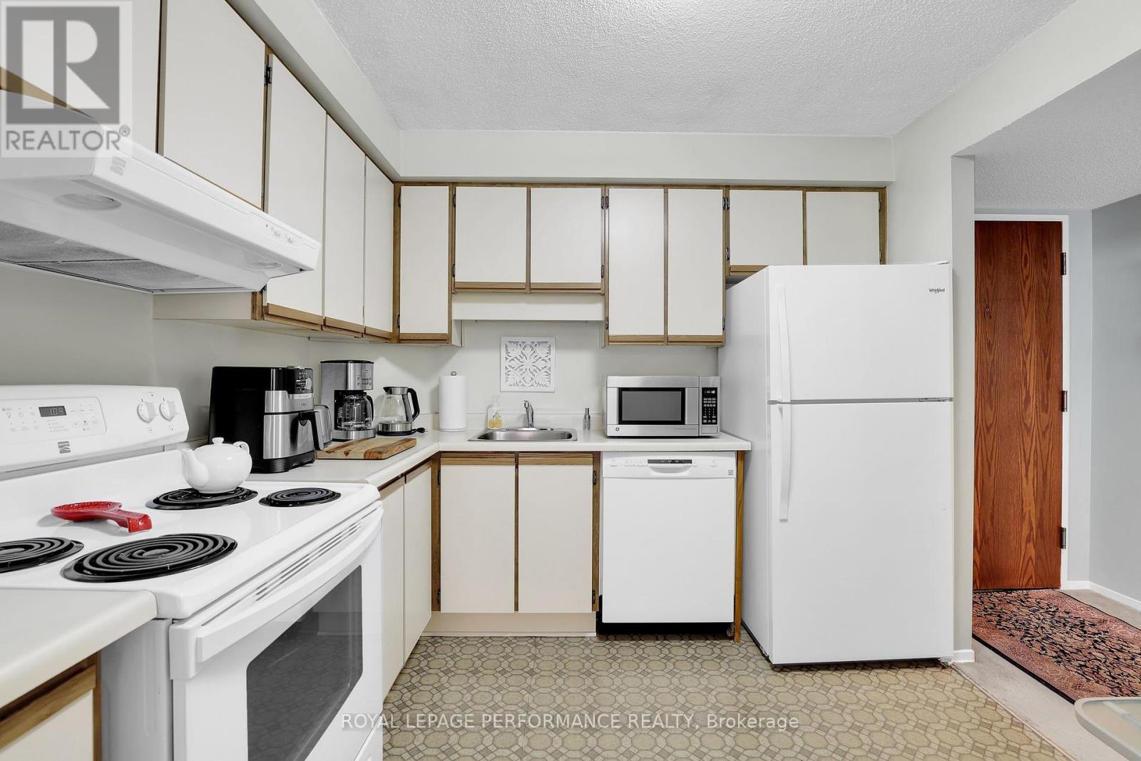 












501 - 470 LAURIER AVENUE W

,
Ottawa,




Ontario
K1R7W9

