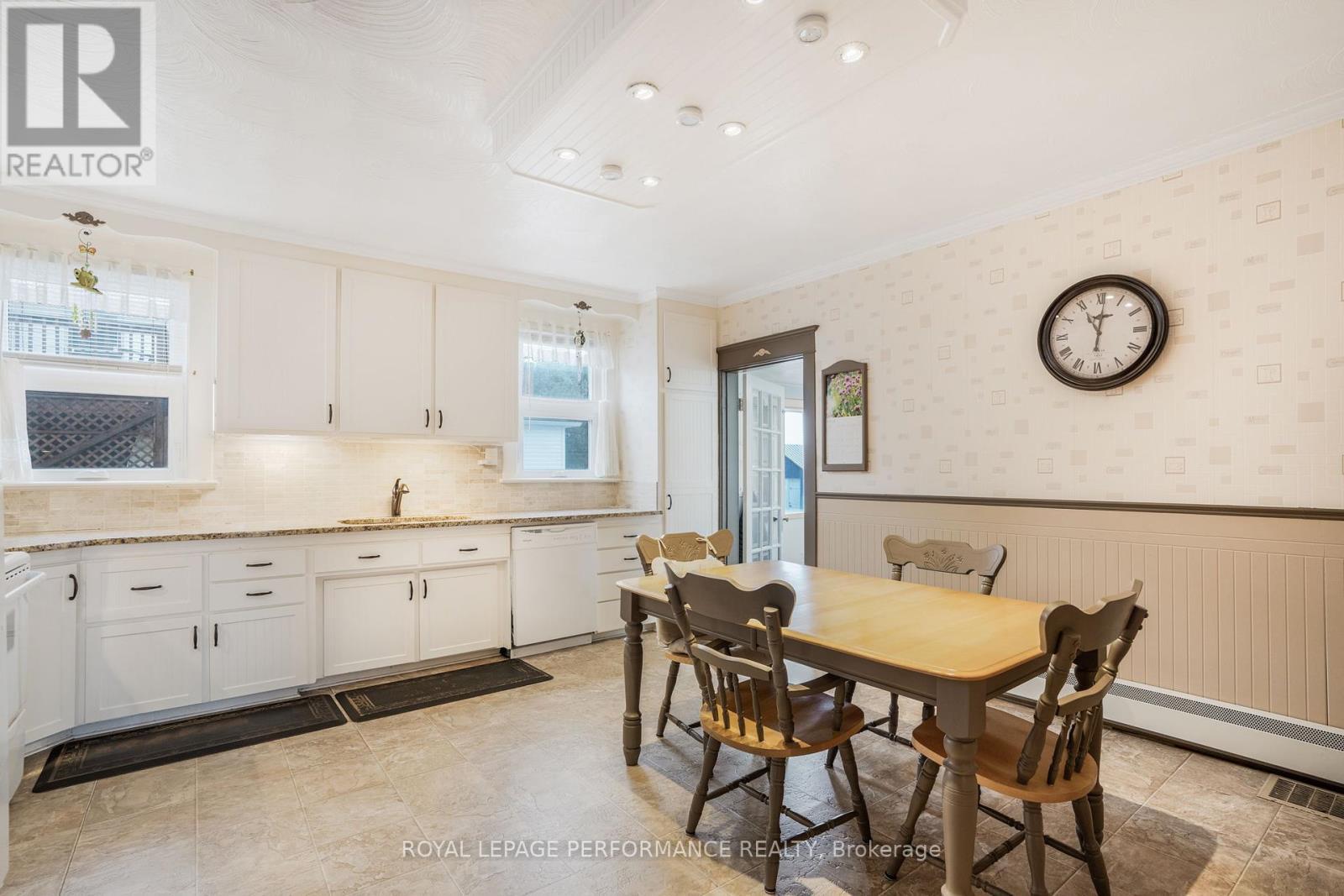 












72 LONGUEUIL STREET

,
Champlain,




Ontario
L1R3H1

