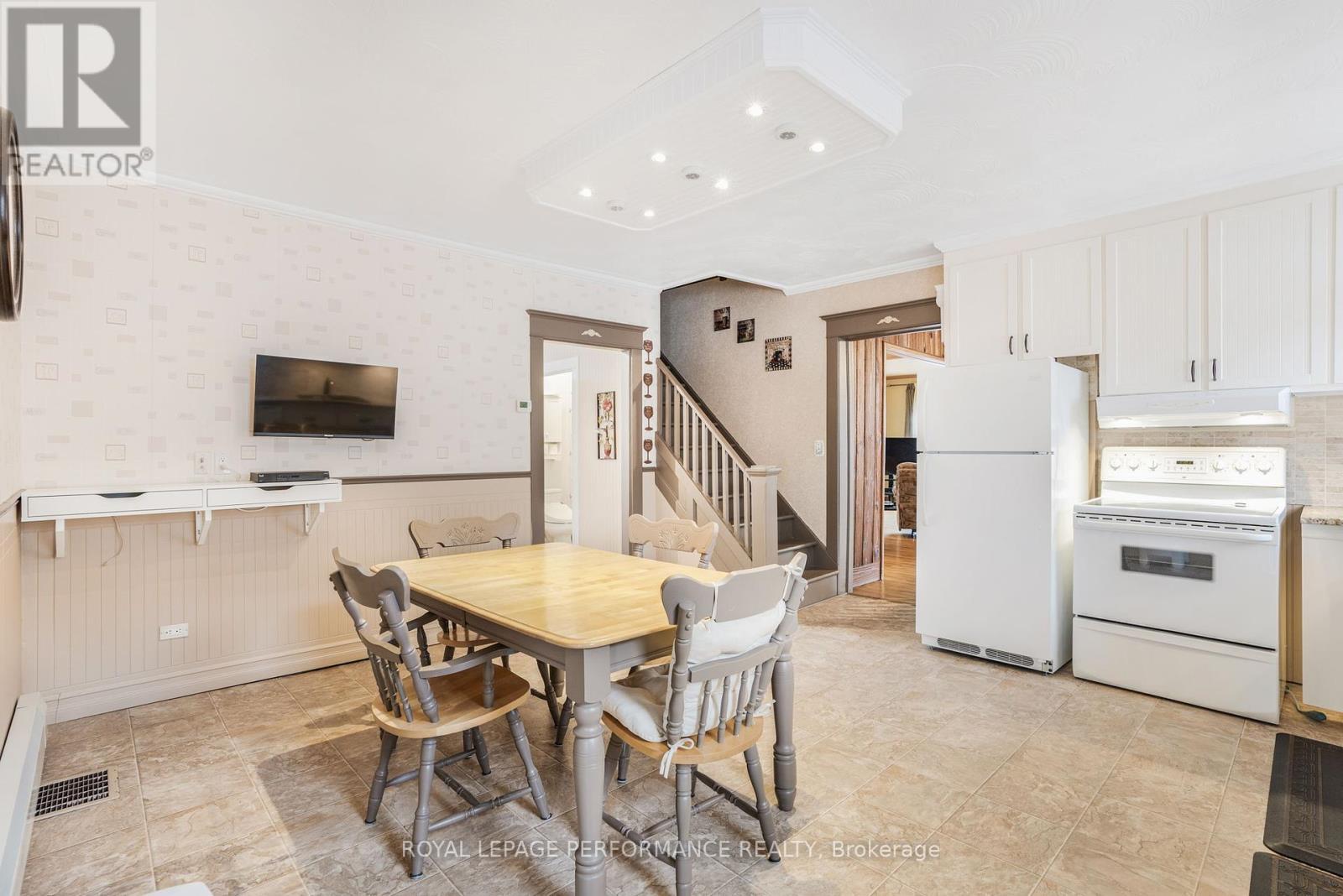 












72 LONGUEUIL STREET

,
Champlain,




Ontario
L1R3H1

