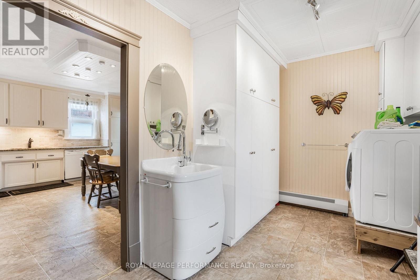 












72 LONGUEUIL STREET

,
Champlain,




Ontario
L1R3H1

