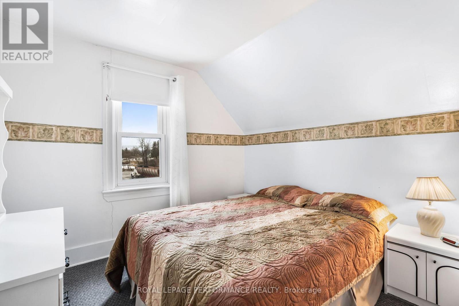 












72 LONGUEUIL STREET

,
Champlain,




Ontario
L1R3H1

