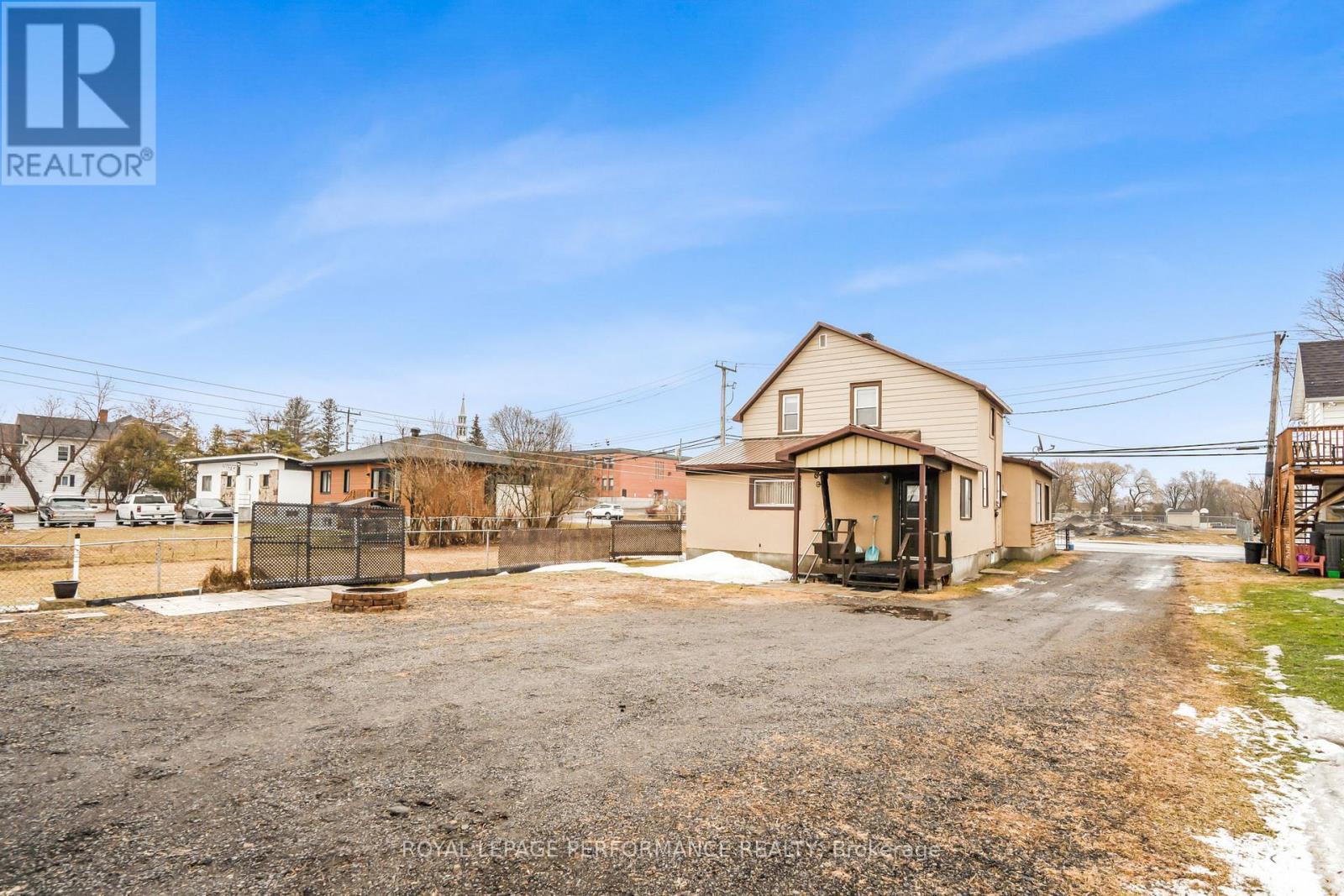 












72 LONGUEUIL STREET

,
Champlain,




Ontario
L1R3H1

