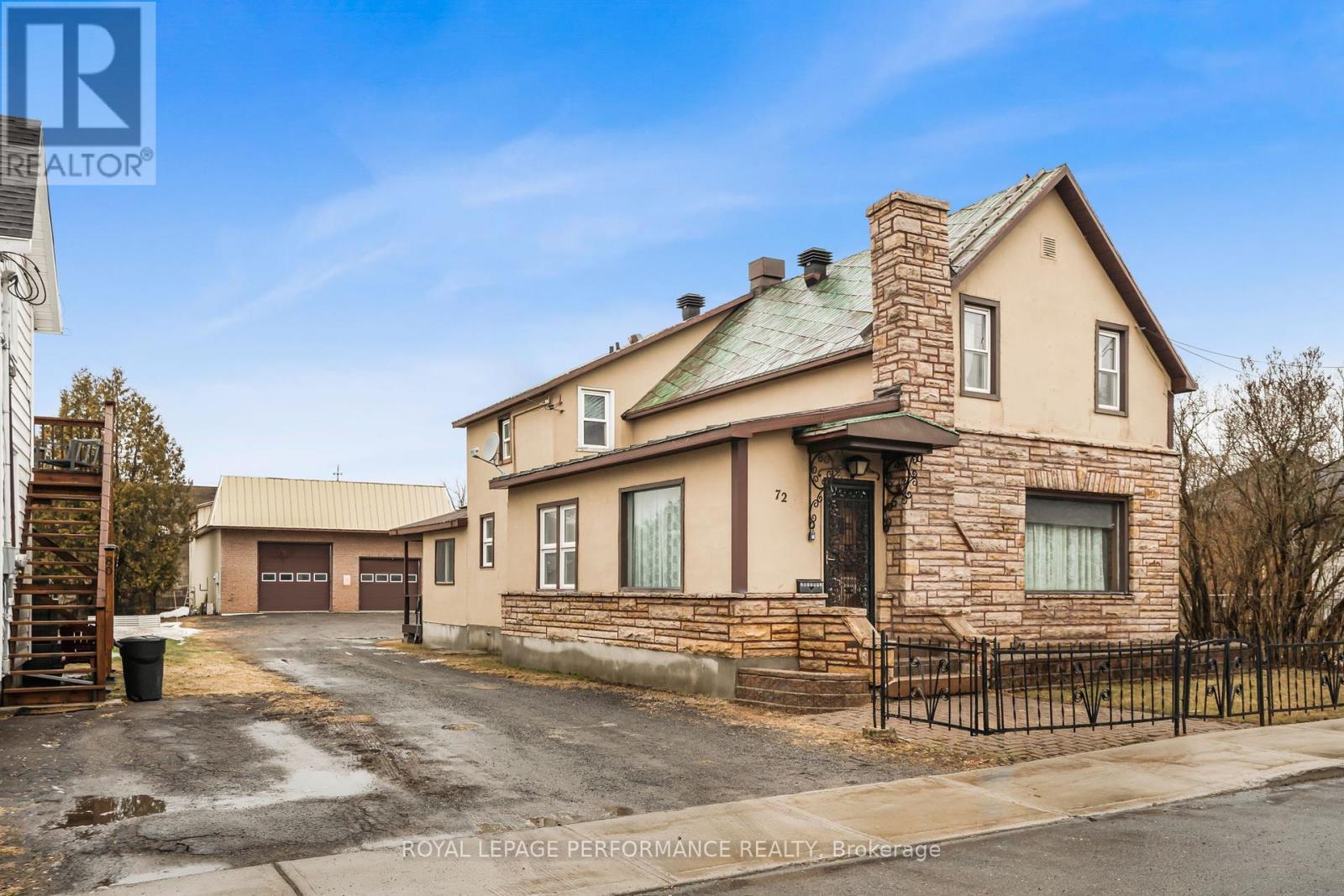 












72 LONGUEUIL STREET

,
Champlain,




Ontario
L1R3H1

