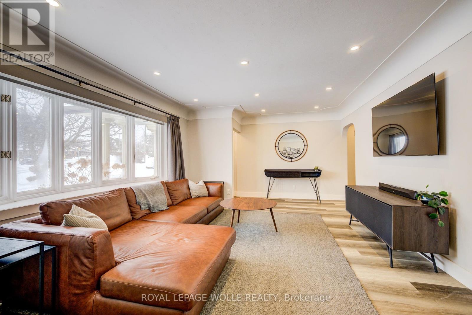 












67 WEBER STREET S

,
Waterloo,




Ontario
N2J1Z8

